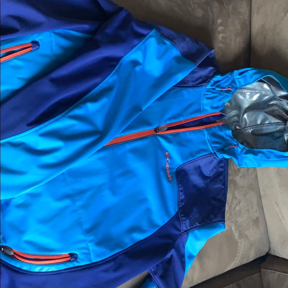 Columbia Omni-shield coat, like new.